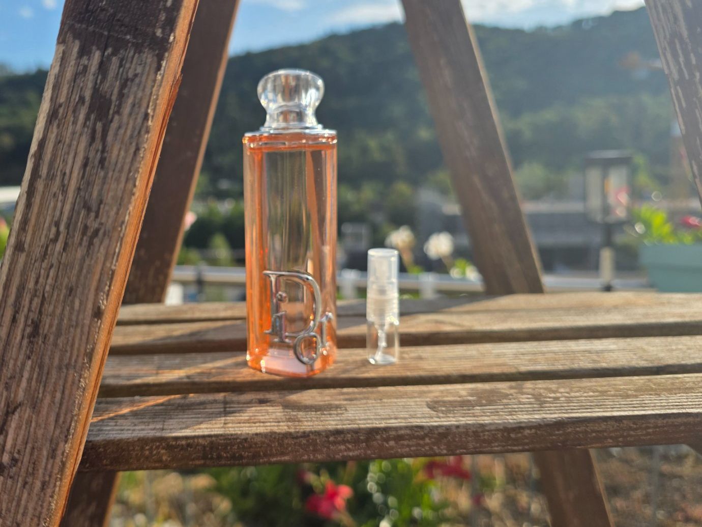 Dior Parfums & Eau de Toilette: Dior Addict - Peachy Glow - 2ml – Neuf (Voir description) à Winterthur par FragranceLUXE