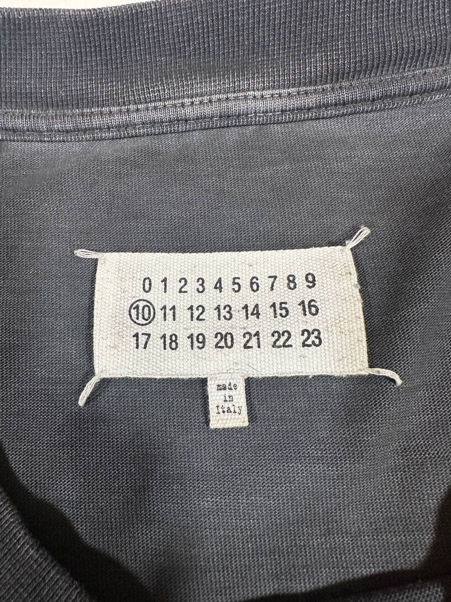 Maison Margiela T-shirt: Maison Margiela T-shirt  – Usato da Pfäffikon ZH venduto da Nataliia. 3