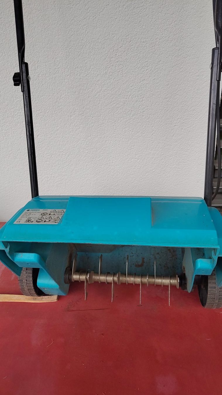 Gardena Attrezzi per la lavorazione del suolo: Vertikutiergerät – Usato da Meilen venduto da Mtin