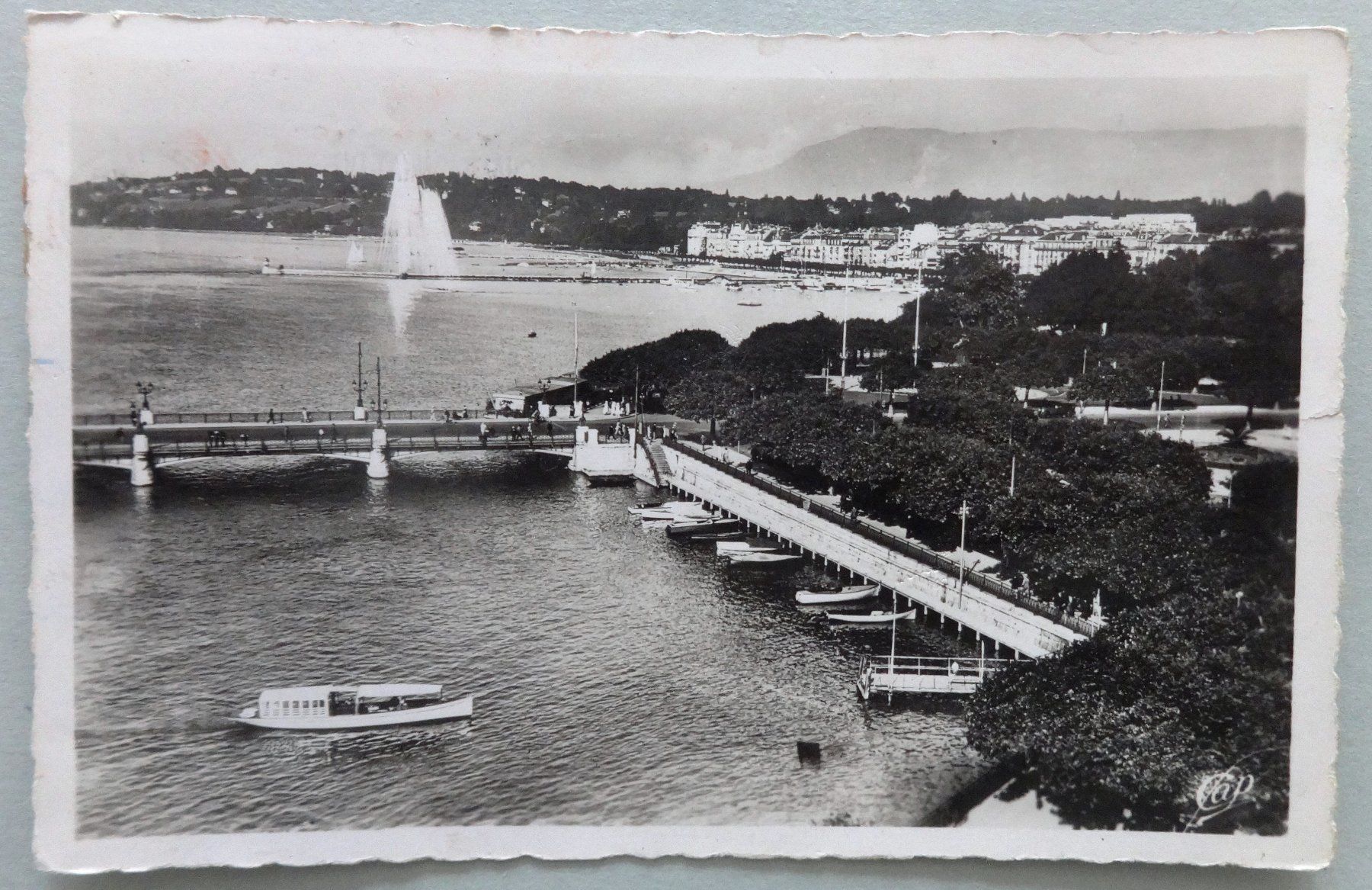 Ansichtskarten: Genève - Panorama vers le Quai des Eaux-Vives – Gebraucht aus Fétigny von Billy2miny