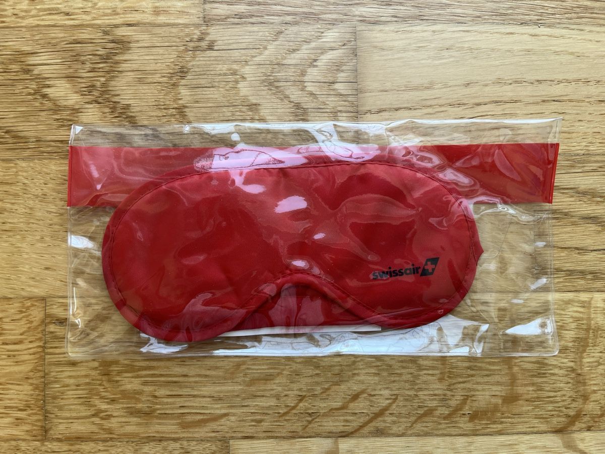 Masken: Original Swissair Schlafmaske rot – Neu und originalverpackt aus Zürich von yeti044