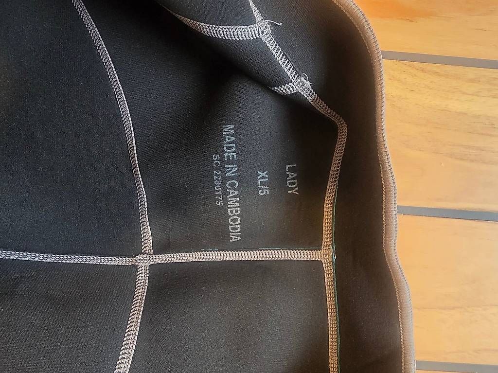 Mute per immersioni: Combinaison plongéé CRESSI shorty lady 2mm – Usato da La Croix-de-Rozon venduto da pao_v2yz 2