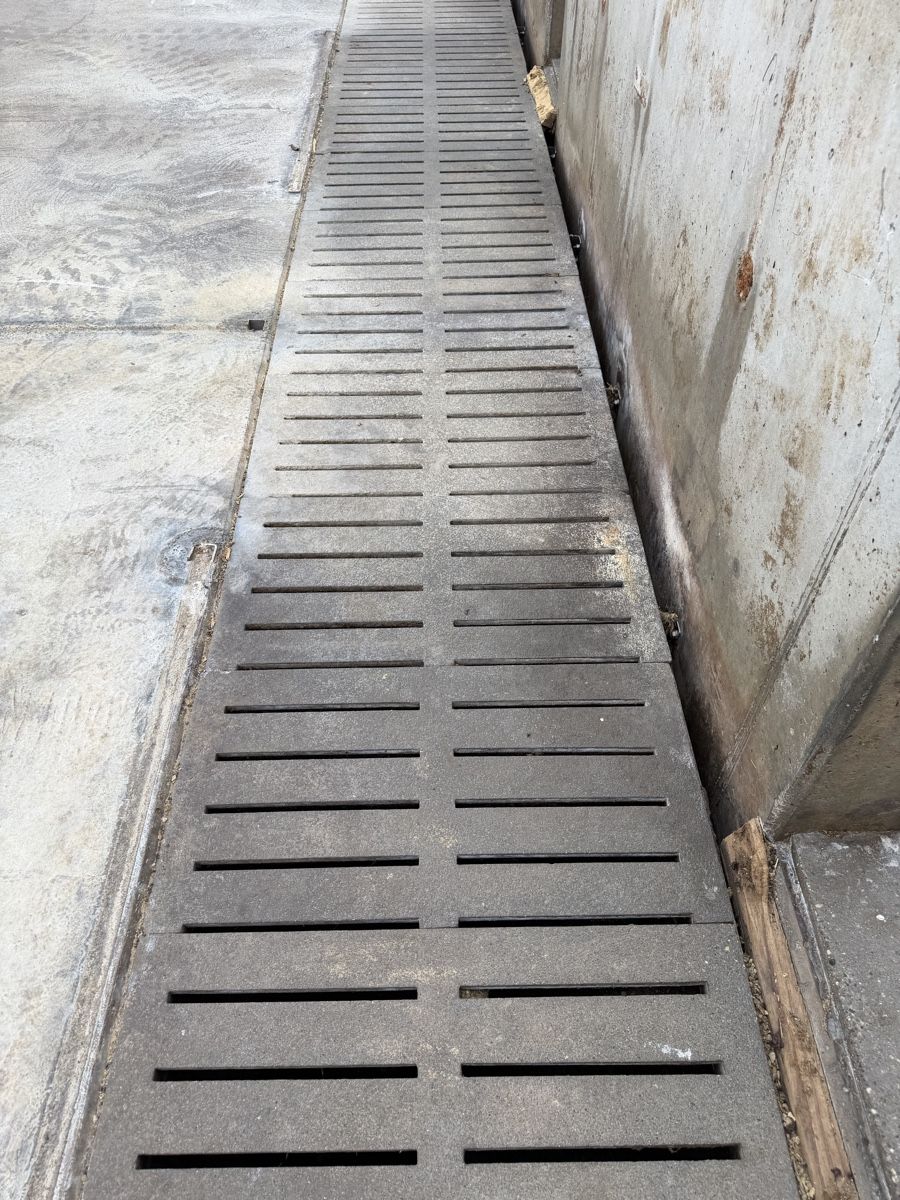 Rivestimenti per pavimenti: Spaltenrost – Usato da Neuenegg venduto da tin_gv8m