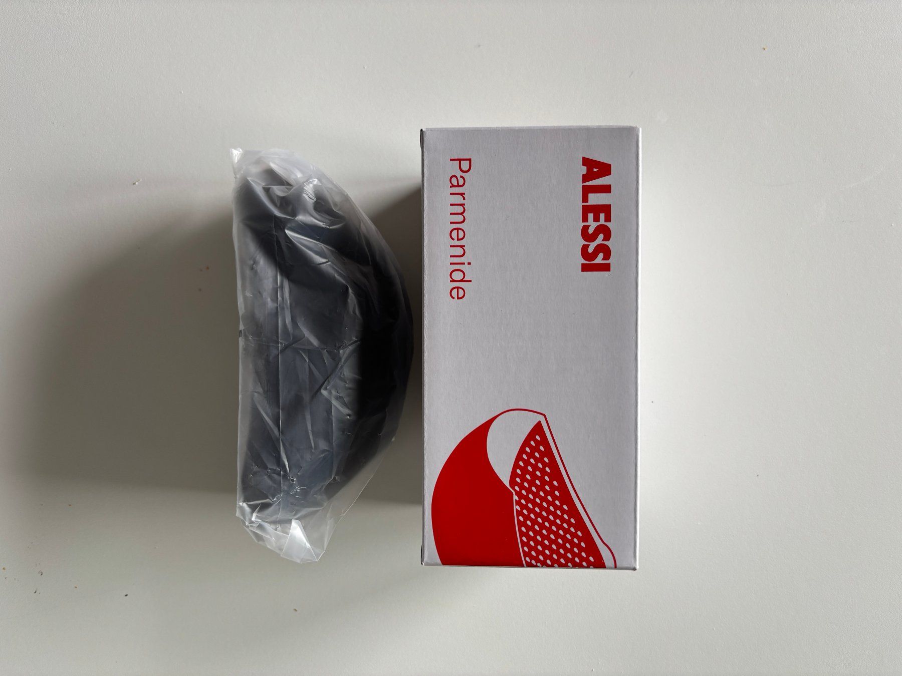 Alessi Contenitori & Simili: Alessi – Parmenide - Râpe à fromage avec récipient – Nuovo e nell'imballaggio originale da Grand-Lancy venduto da alf_8dk7 3