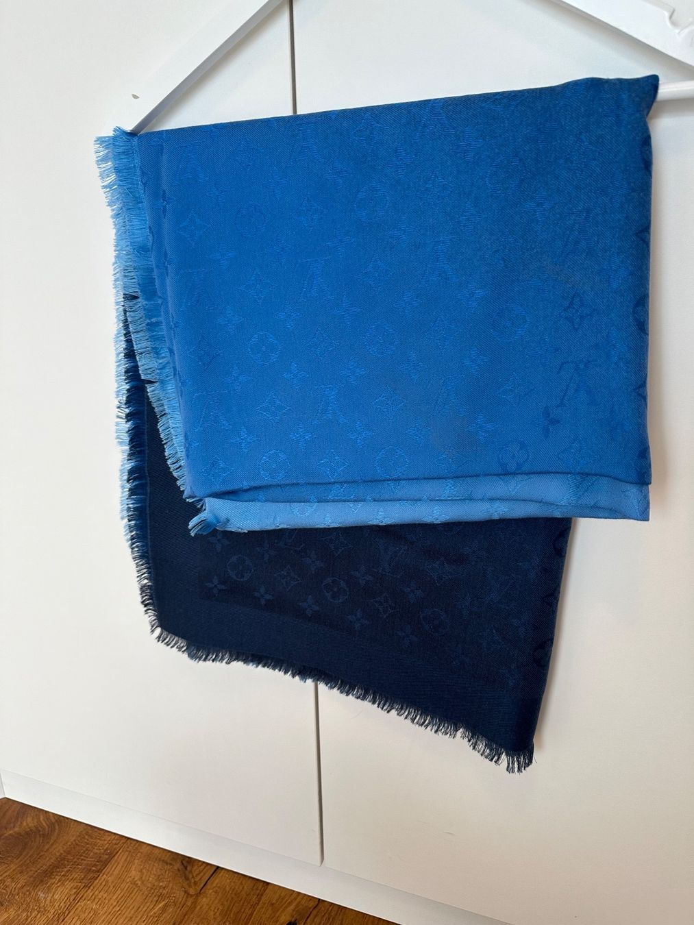 Louis Vuitton Foulards, Tücher & Schals: LV schal – Gebraucht aus Küssnacht am Rigi von hor_dpb7