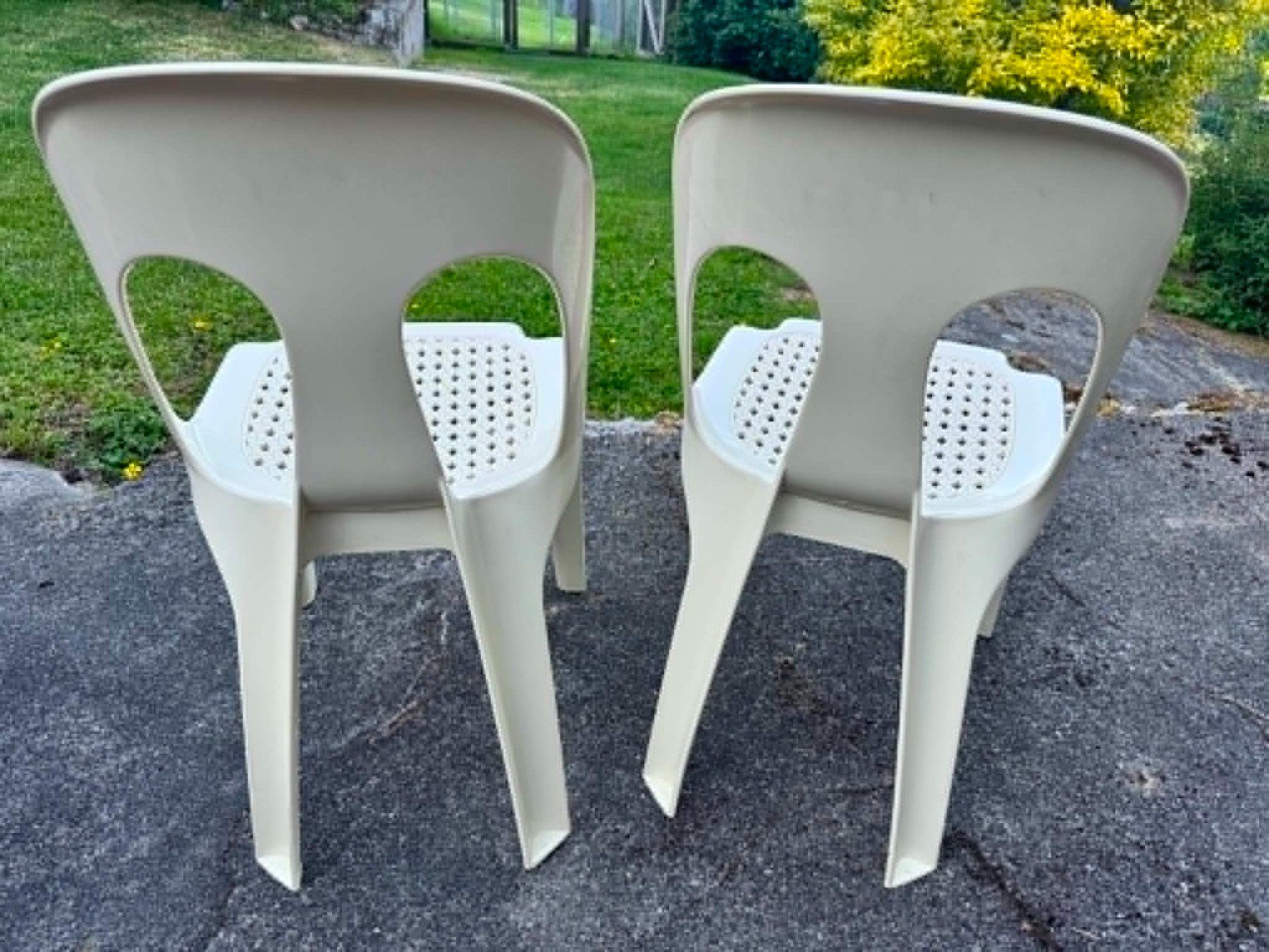 Set di tavolo e panche: Gartentisch von Mazuvo, mit Stühlen – Usato da Schönenberg an der Thur venduto da ottawa06 7