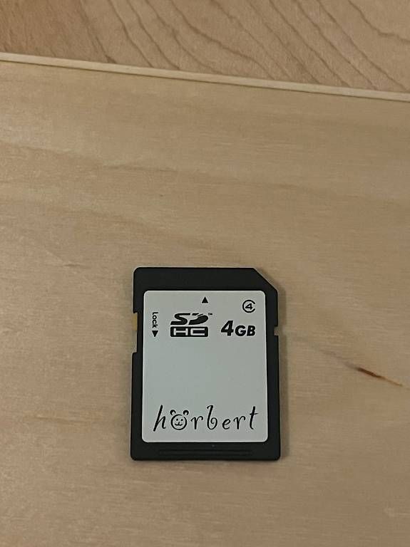 Hörbert Lettore multimediale portatile: Hörbert mit SD Karte in CH-Deutsch – Nuovo (secondo la descrizione) da Kriens venduto da LauraNatalie1316 4