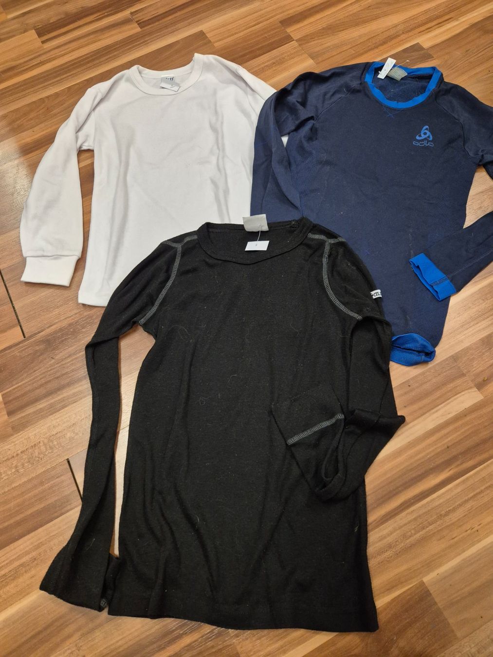 Pulls & Sweat-shirts: 3 Ski thermo pullid Odlo,etc 152 B26 – D'occasion à Schwarzenburg par Flamingo07