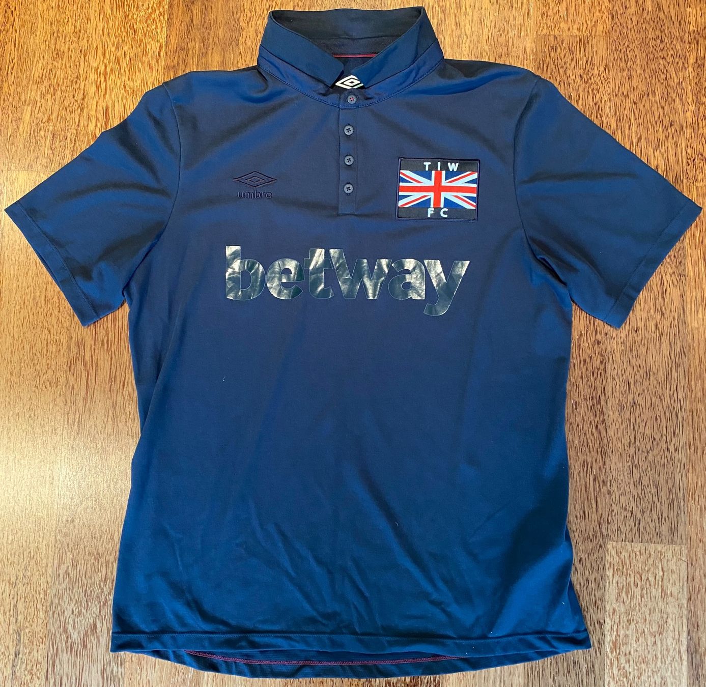 Umbro Canottiere & Pantaloni: West Ham Third Shirt - 2016/17 – Nuovo (secondo la descrizione) da Hermetschwil-Staffeln venduto da Beat131