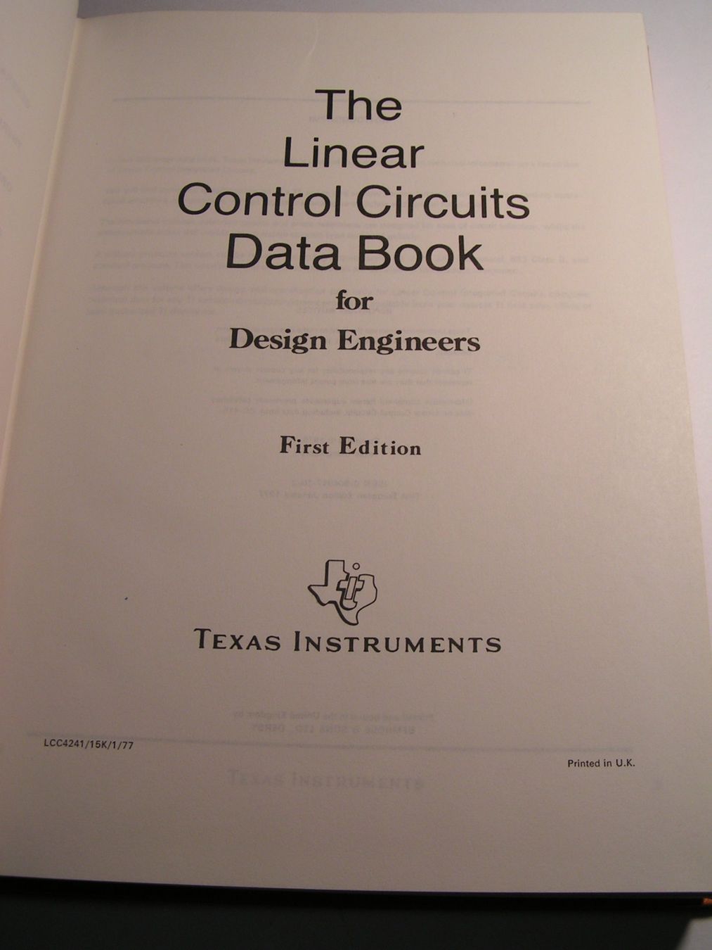 Bücher: The Linear Control Circuits Data Book – Gebraucht aus Nussbaumen AG von mue_yk8t 2