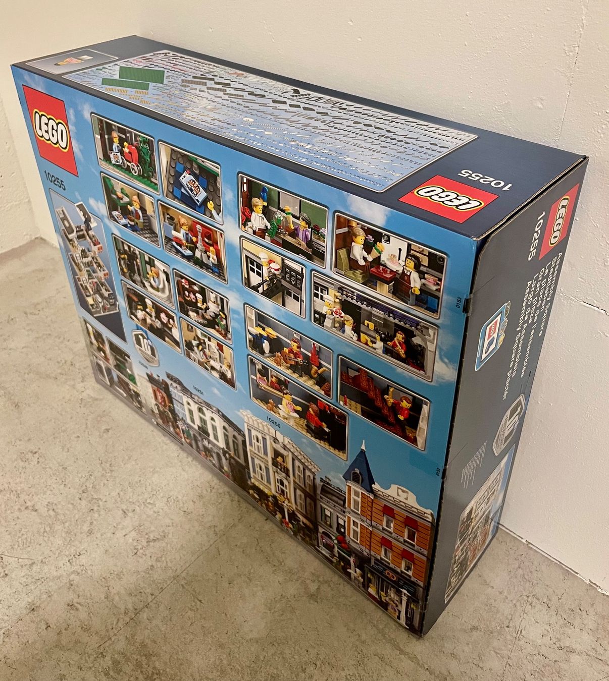 Lego Kit di costruzioni: LEGO Creator 10255 / Stadtleben / NEU & originalverpackt – Nuovo e nell'imballaggio originale da Oftringen venduto da Spyker2 3