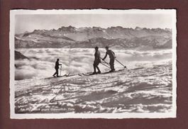 Am RIGI - Blick gegen Urirotstock und Titlis - Skifahrer