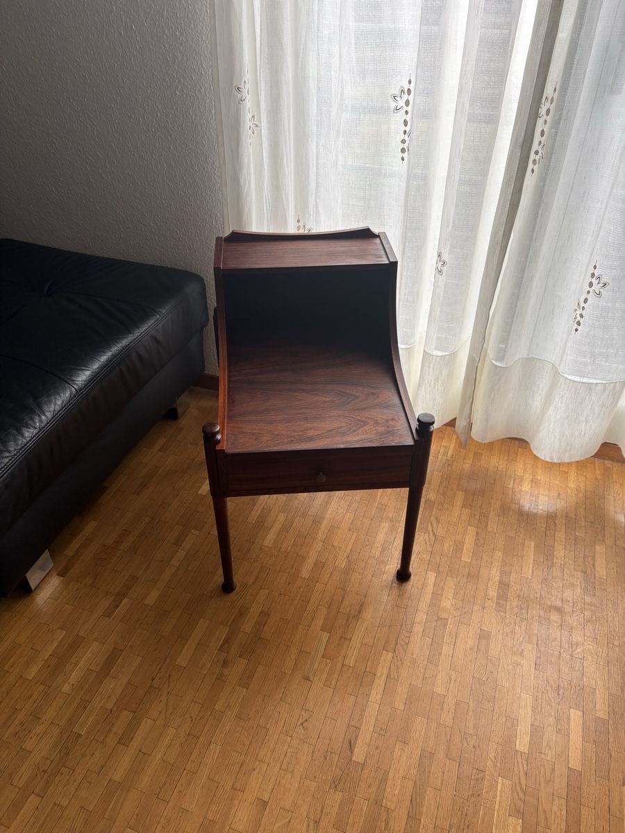 Comodini: Table de chevet ou bout canapé Scandinave – Usato da petit lancy venduto da FerreiraLuis 1
