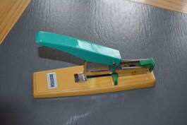 VINTAGE HEFTER  BOSTITCH HD-30
