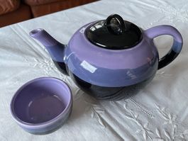 Teeset Lila/Schwarz: Teekanne mit 4 Tassen und Tablett