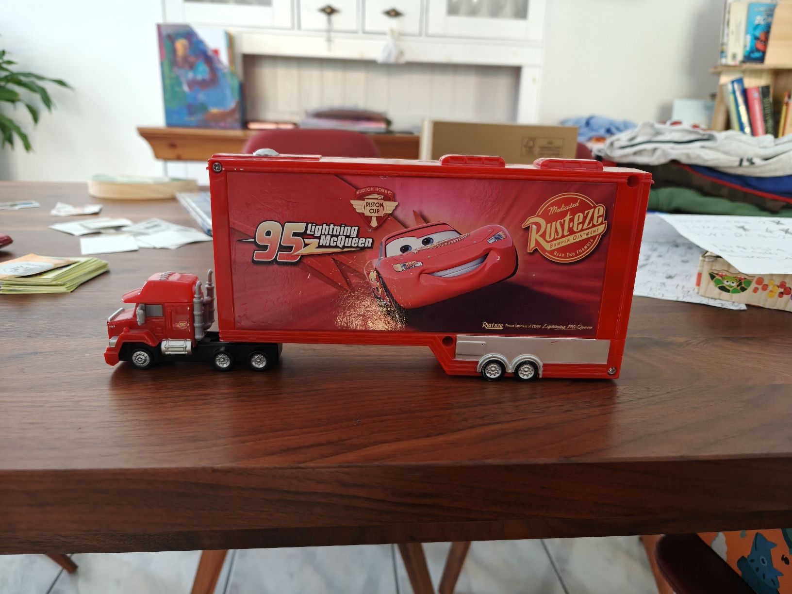 Disney Giocattoli: Camion Cars – Usato da Cugnasco venduto da Taz25