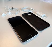Apple iPhone 6s mit Zubehör