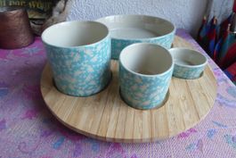 Sehr schönes Holztablar mit 4 kl. Schalen Keramik