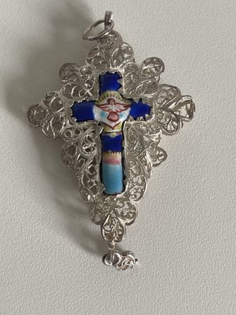 Filigranes Kreuz für Tracht