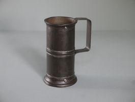 ANTIKER MASSBECHER EISENBLECH MIT EICHPUNZEN