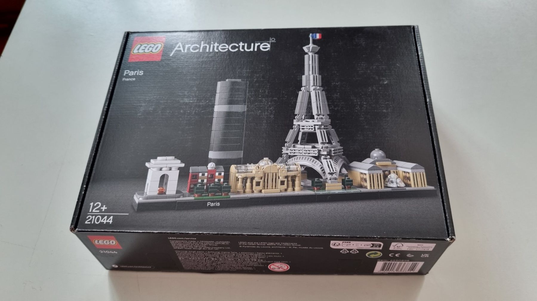 Lego Kit di costruzioni: Lego PARIS 21044 – Usato da La Chaux-de-Fonds venduto da mikilo1