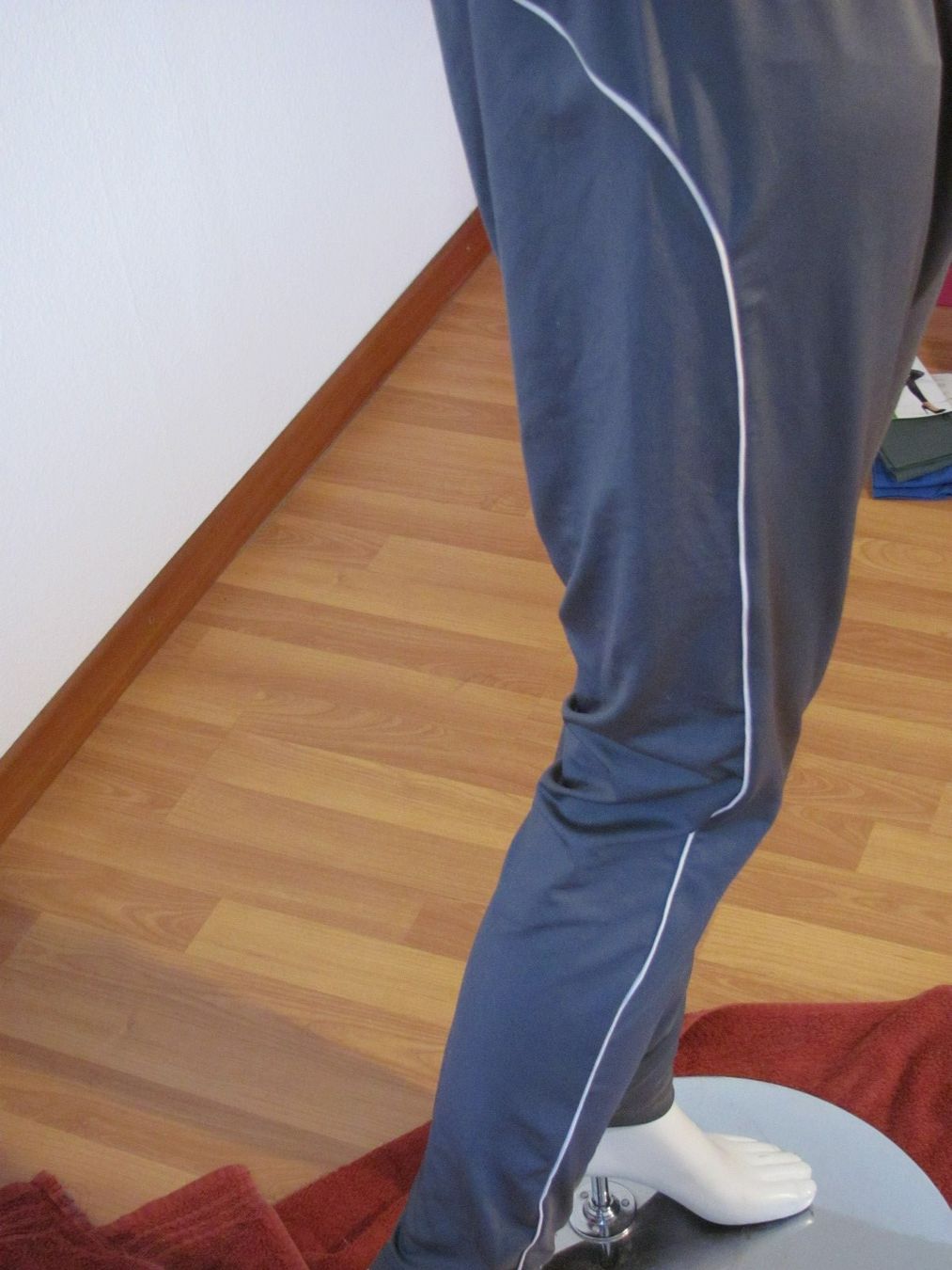 Pantaloni: Neue Jogginghose, Gr. L, Grau! – Nuovo e nell'imballaggio originale da Gümligen venduto da Fantapanda 3