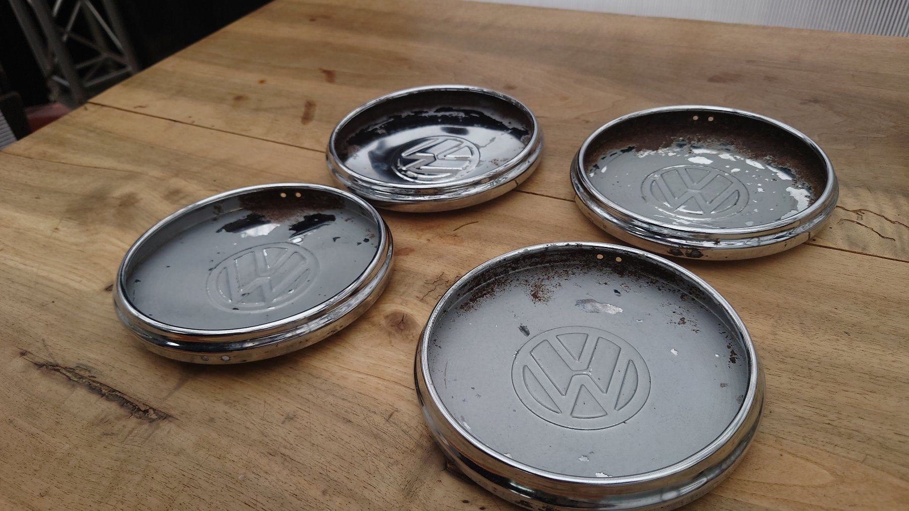 Volkswagen Tutti pezzi di ricambio auto: VW T3 Käfer usw. Radkappen Original 15 cm – Usato da Wittenbach venduto da Aberanders 4
