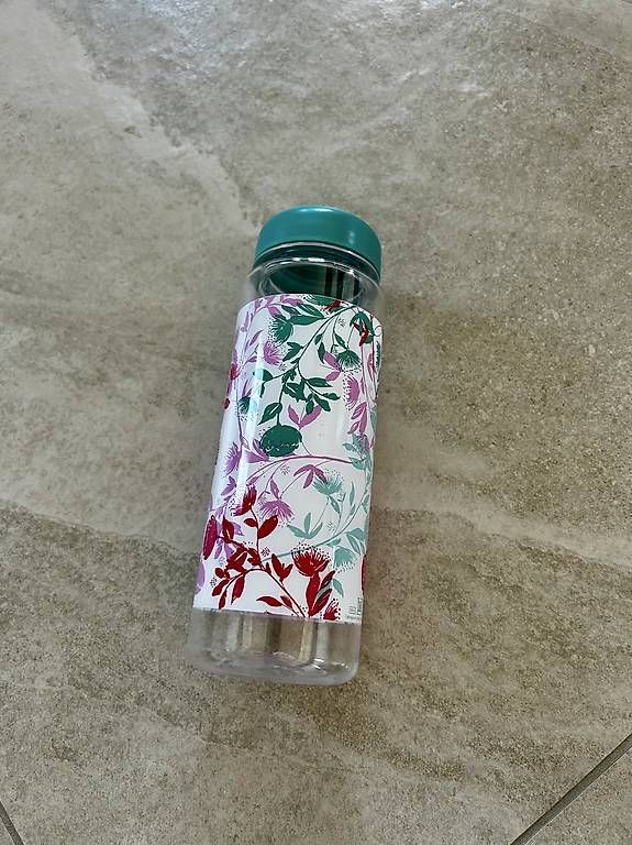 Borracce & Thermos: Trinkflasche mit Blumenmuster 500 ml – Usato da Galgenen venduto da mel_6sft
