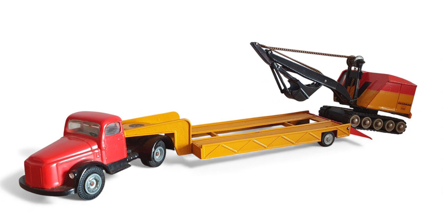 Tekno Modellautos: Tekno Volvo Tieflader mit Löffelbagger – Gebraucht aus Rickenbach b. Wil von klassikmarkt.ch 7