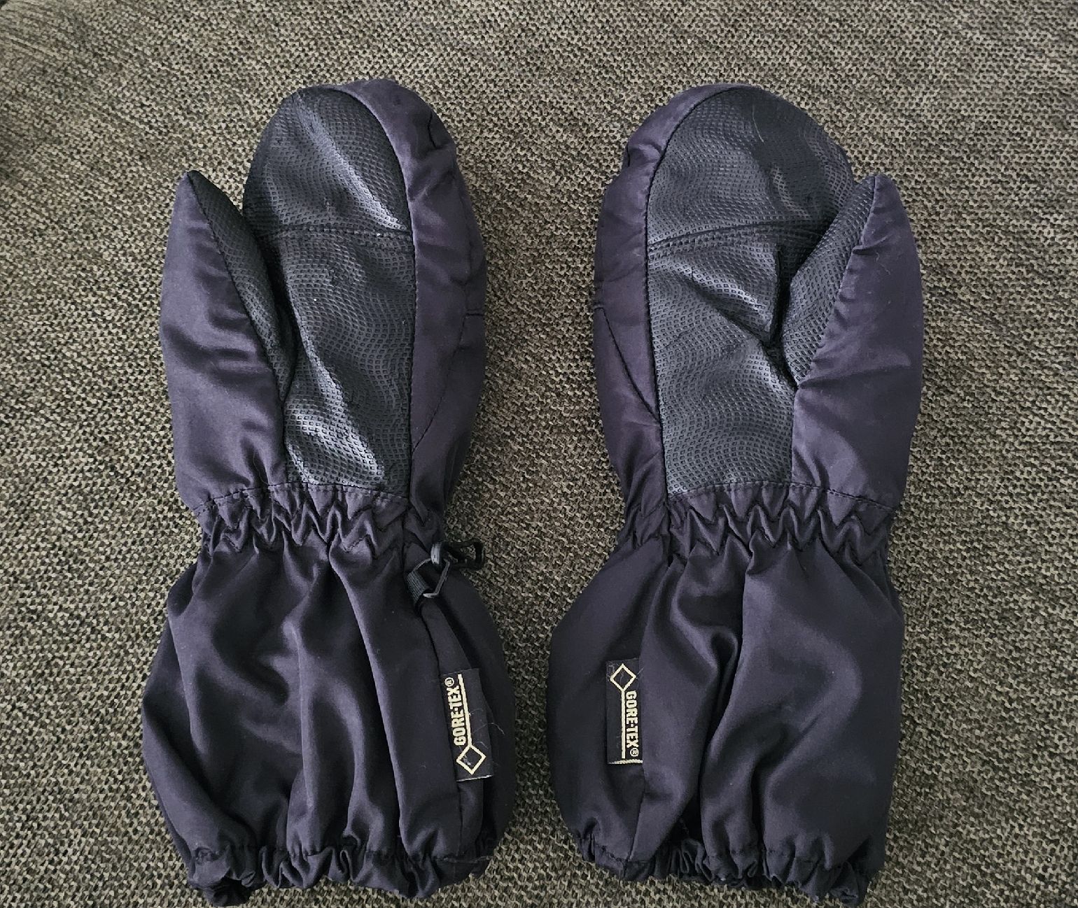 Ziener Gants: Ziener Fausthandschuhe Gr. 3.5 – D'occasion à Lengnau AG par Scheslain01 1