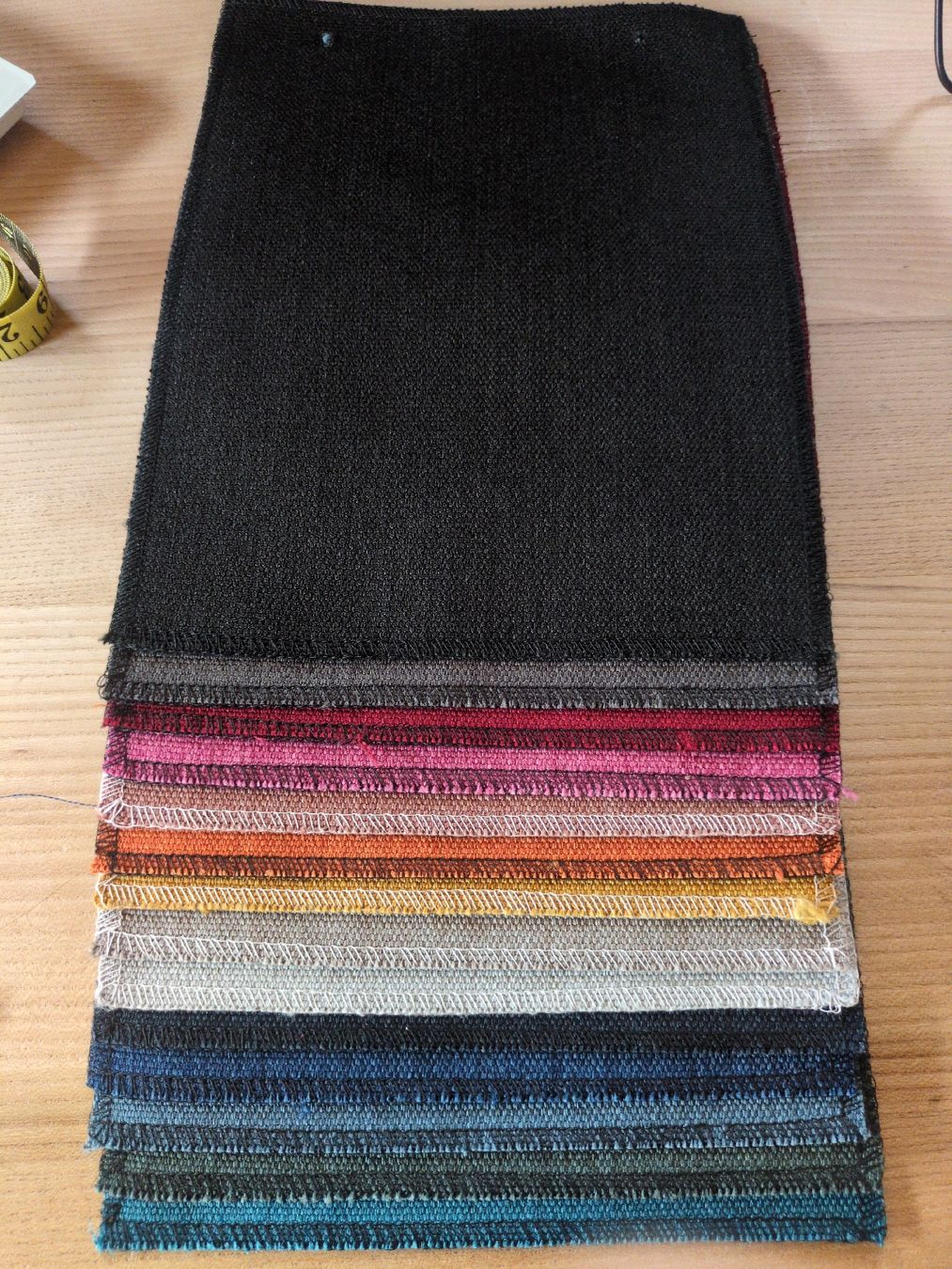 Tissus: Stoffmuster Polster 14 stk 20cmx27cm zum basteln nähen – D'occasion à Fankhaus (Trub) par sun_7677