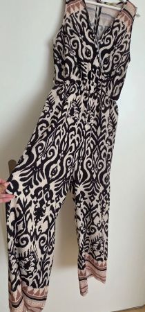 Sommerlicher Jumpsuit mit Tribal-Muster, Gr. M