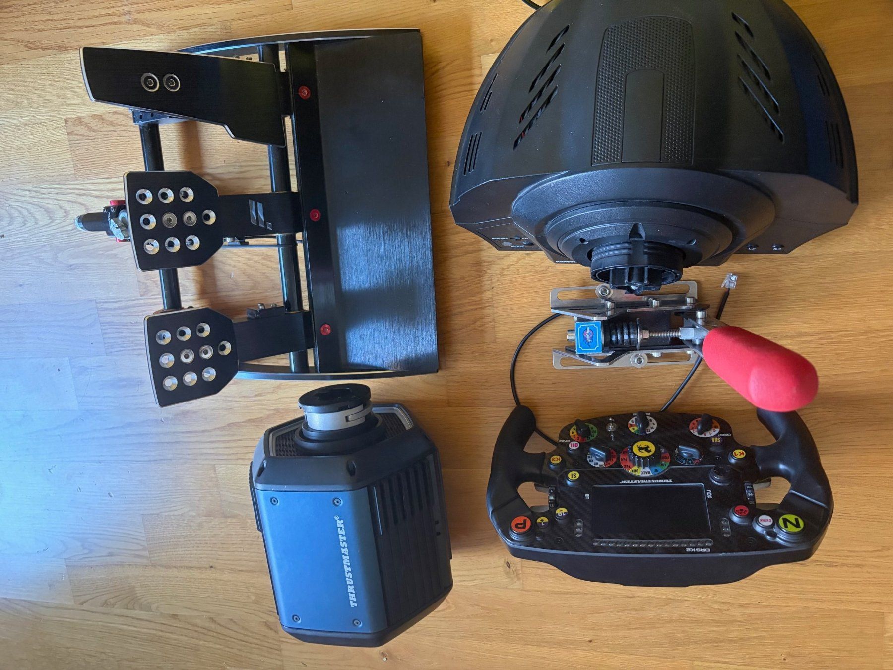 Systèmes de contrôle: Simracing Sim Racing Thrustmaster T818 SF1000 Fanatec V3 – D'occasion à Basel par leon360 1