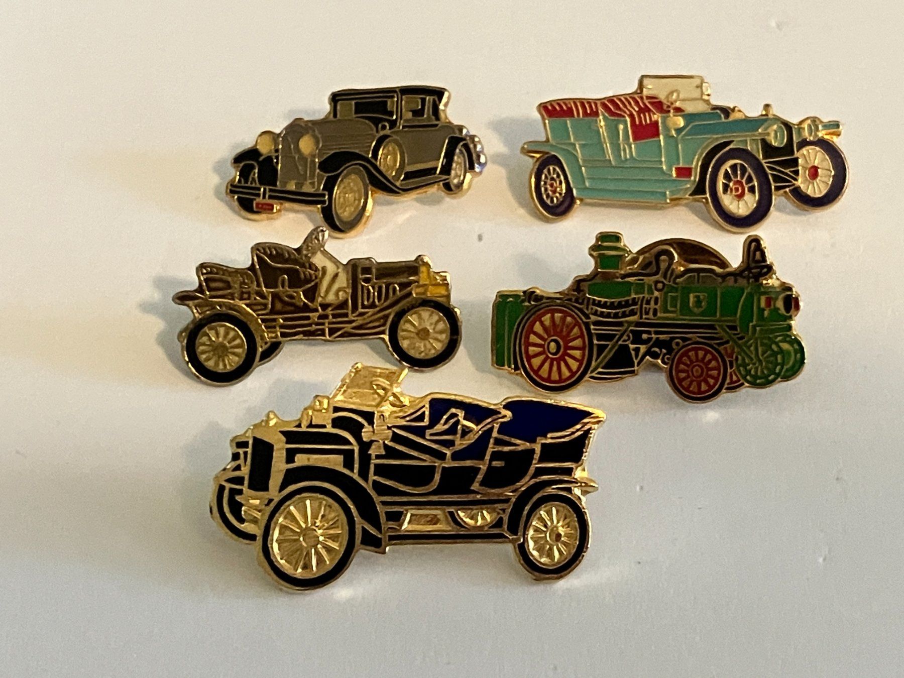 Placchette & Badge: 5 Pin Oldtimer Auto – Usato da Basel venduto da djwwpp