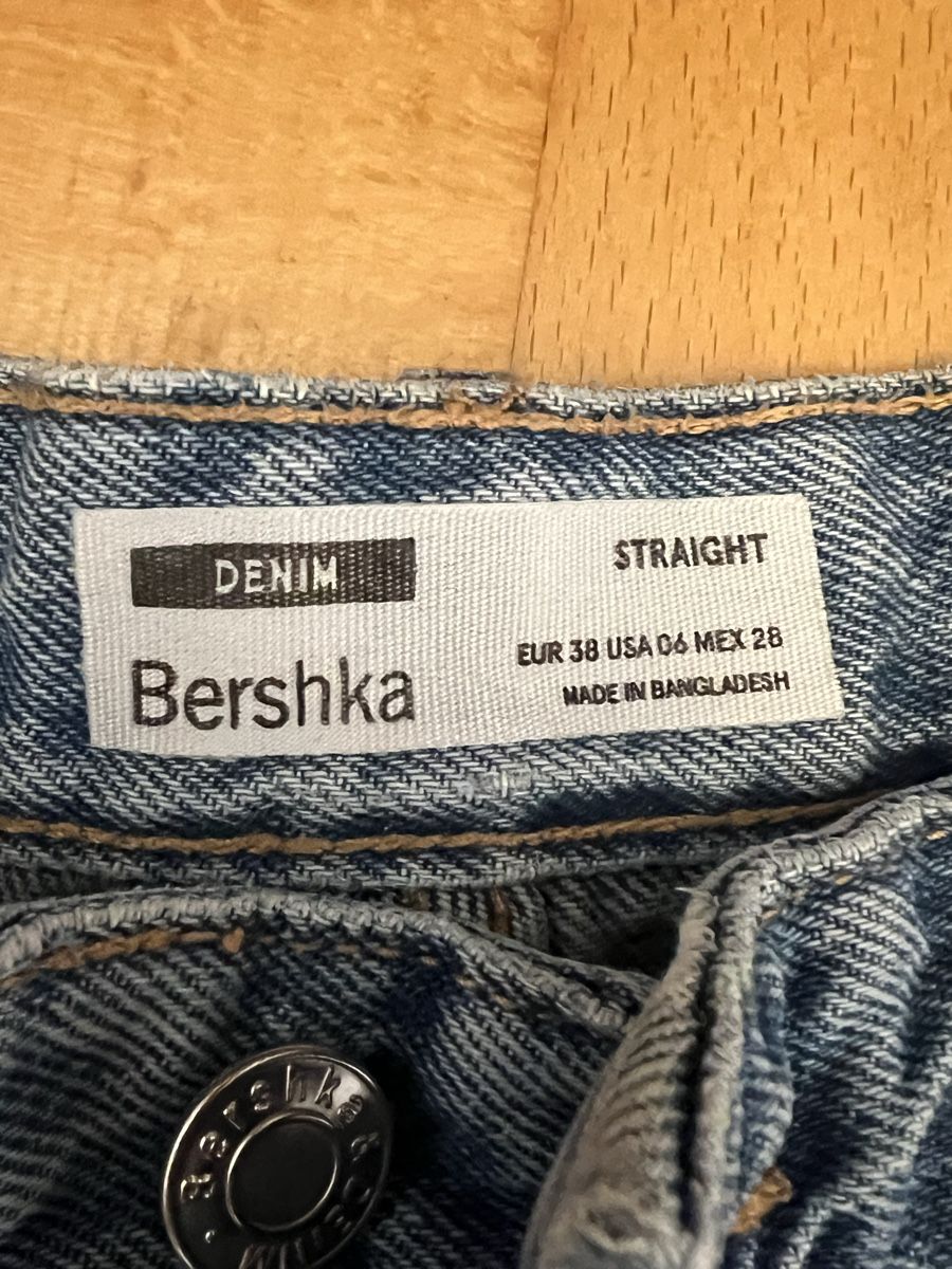 Bershka Jeans: Bershka Jeans - Straight fit – Nuovo (secondo la descrizione) da Weiach venduto da deb_7zrg 4