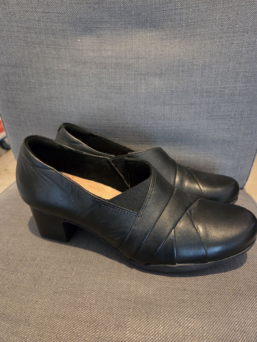 Clarks Scarpe da donna: Clarks Rosalyn Adele Mocassin – Usato da Zürich venduto da adibloech