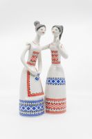 Porzellanfigur von Hollohaza aus Ungarn / 2 Frauen in Tracht