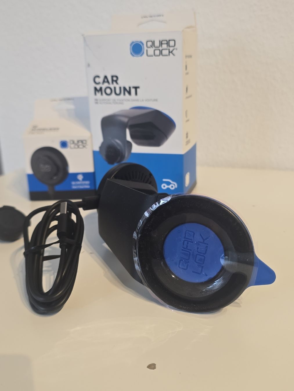 Quad Lock Staffe: Quad Lock Auto-Halterung & Wireless Charging Head – Usato da Hitzkirch venduto da nagyandras 4