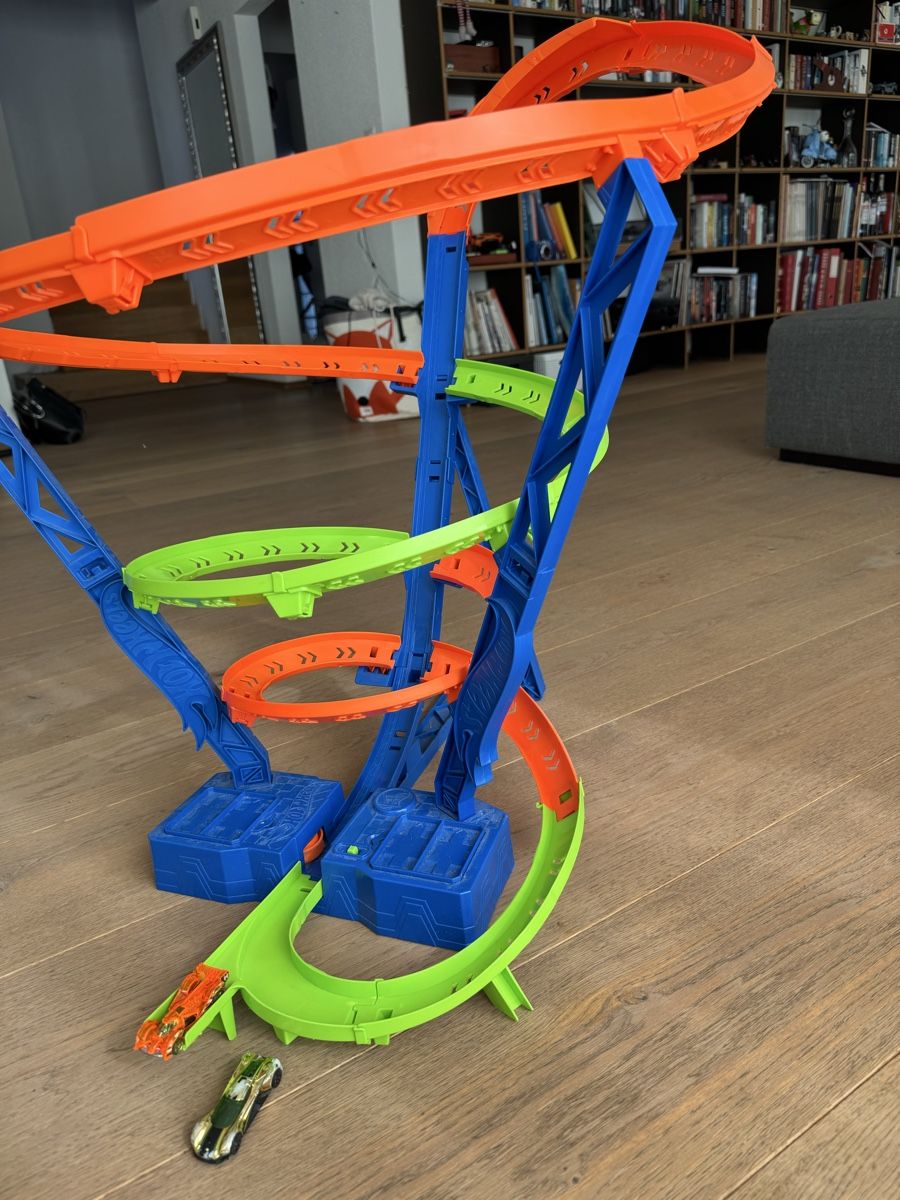 Hot Wheels Giocattoli: Hotwheels Bahn mit Katapult  – Usato da Herrliberg venduto da horsens64 2