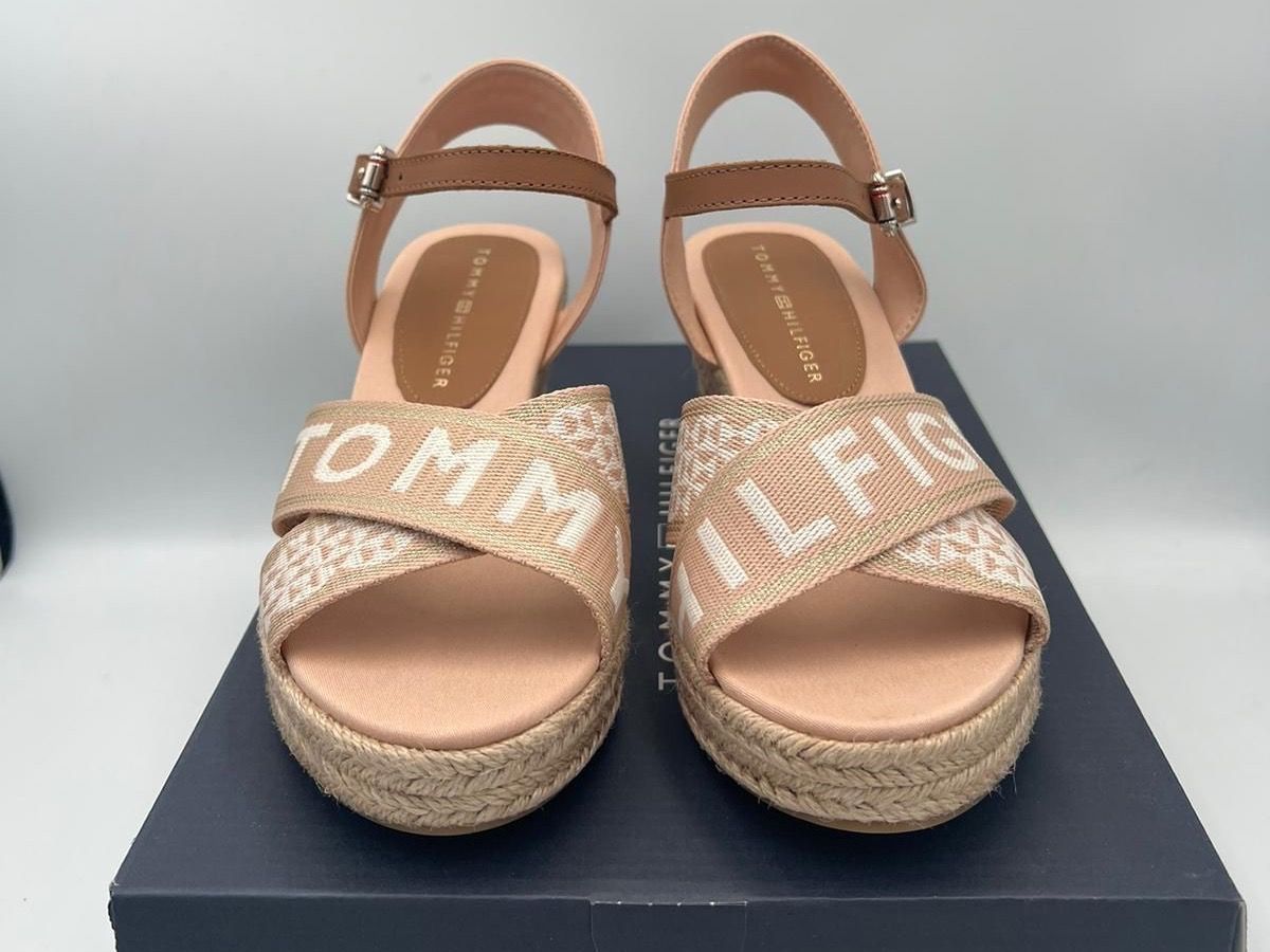 Tommy Hilfiger Scarpe da donna: Tommy Hilfiger Sandalen Grösse 37 – Nuovo e nell'imballaggio originale da Wiedlisbach venduto da Sistershop 1