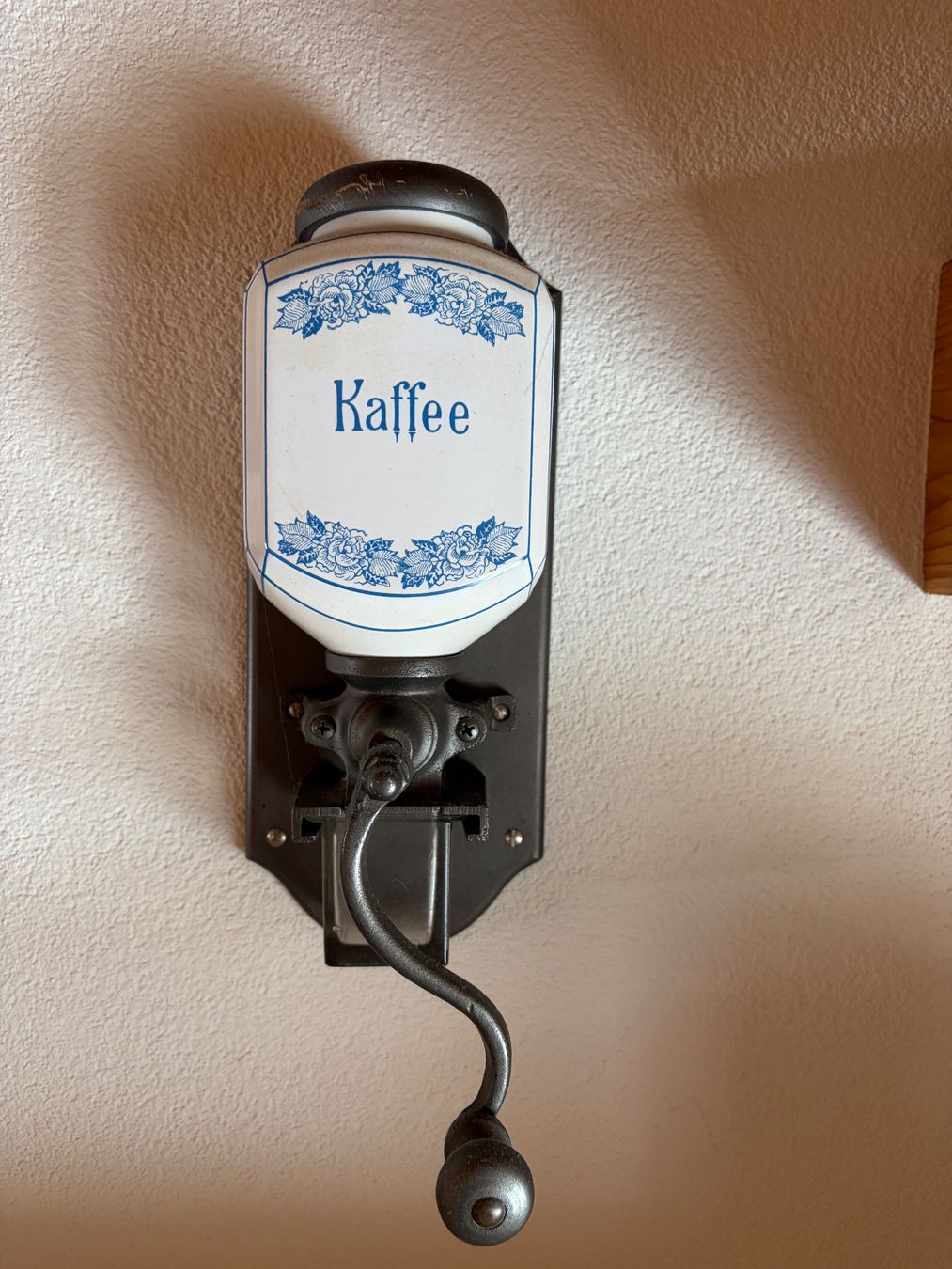 Elettrodomestici da cucina: Antike Kaffeemühle Original, H32 B13 cm – Usato da Thalwil venduto da Sommerwende