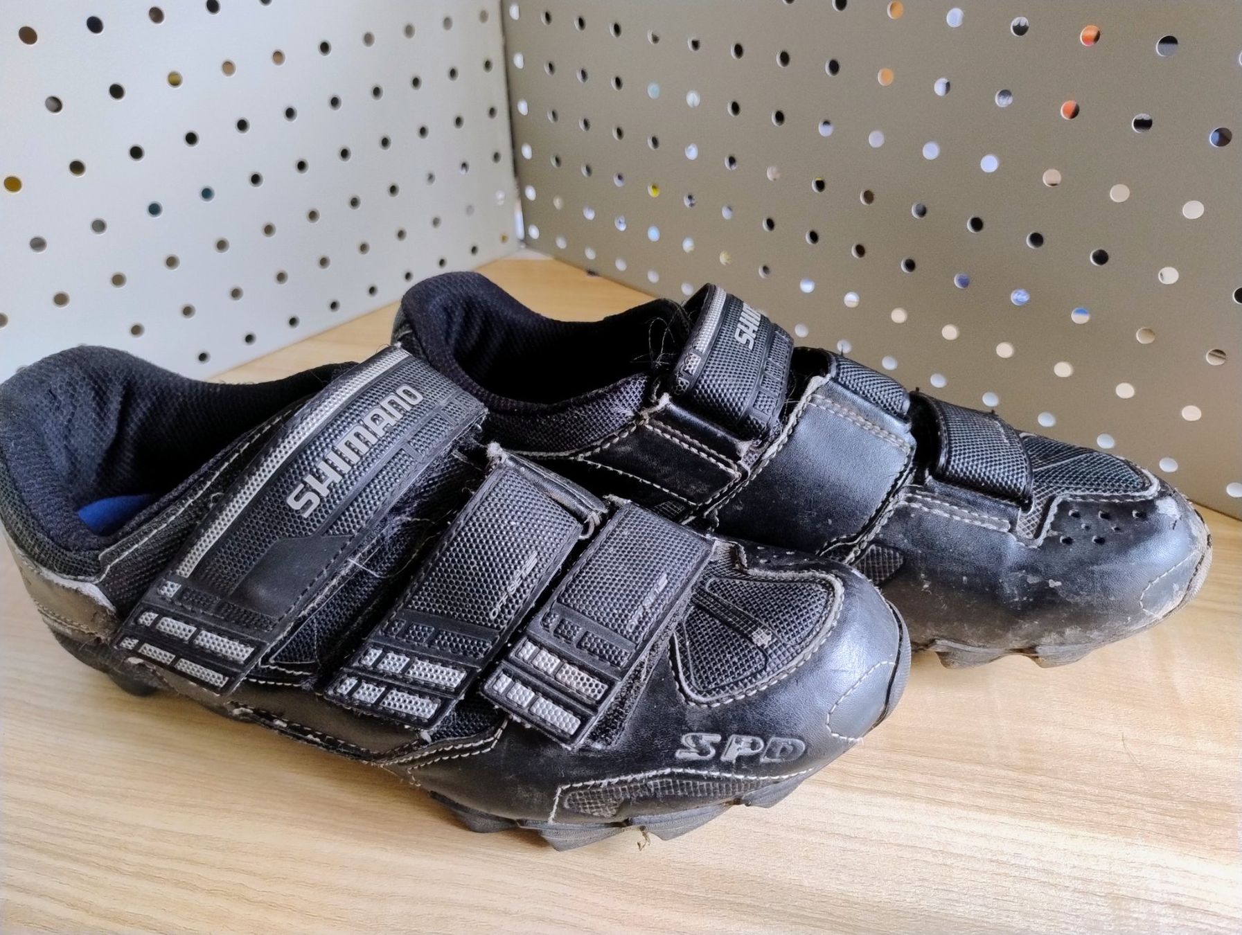 Herrenschuhe: Shimano MTB Schuhe M122 inkl. SPD Cleats – Gebraucht aus Beckenried von SCHEMA79 1