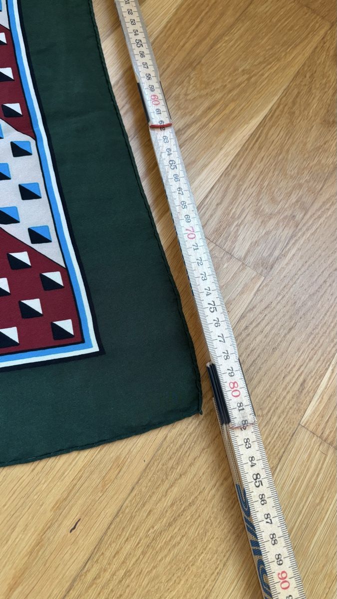 Saint Laurent Foulard & Sciarpe: Seidentuch Yves Saint Laurent – Usato da Boniswil venduto da sa_land 5