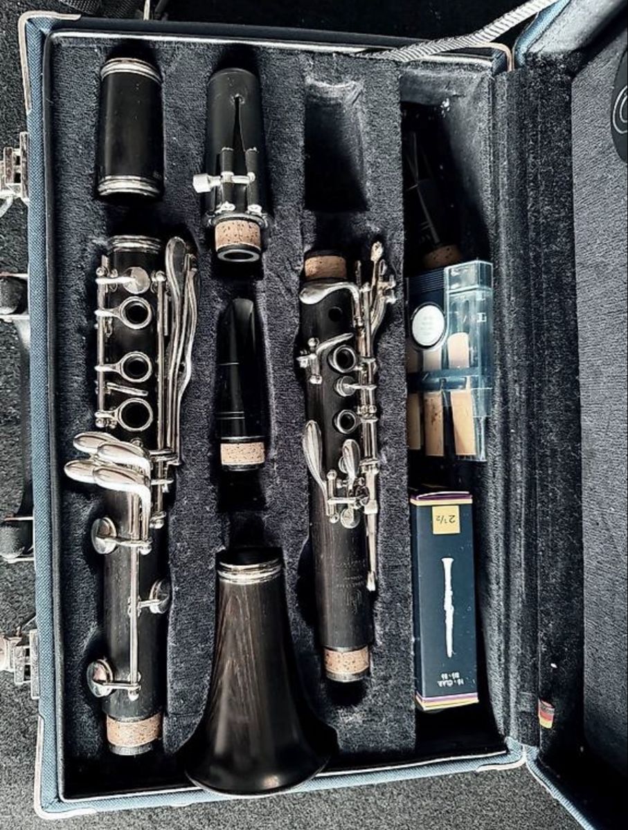 Strumenti musicali: B- Klarinette F.A. Uebel Classic L versilbert mit Eb Klappe – Usato da Grafstal venduto da NadineFrei