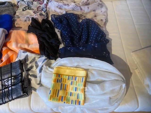 Foulard & Sciarpe: Lot tour de cou - châle - divers – Usato da Vauderens venduto da lau260962 4