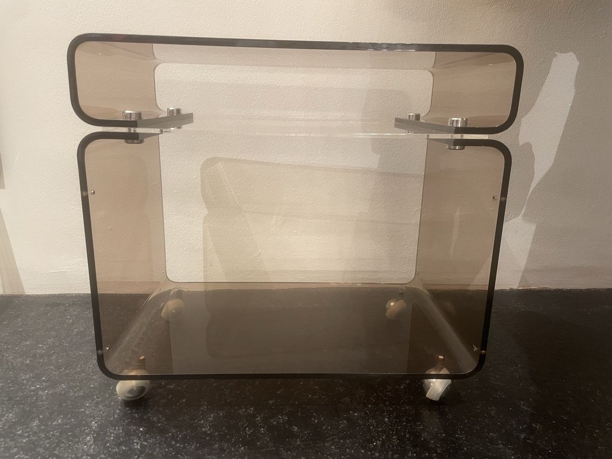Meubles TV: Plexiglas Möbeli Beistelltisch bräunlich – D'occasion à Windisch par rascale
