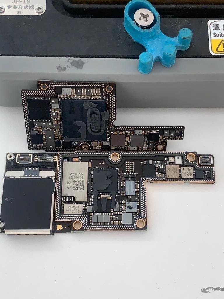 Apple Telefoni cellulari / Smartphones: iPhone 11 Platinen Reparatur – Usato da Birmensdorf ZH venduto da aleforyou1982