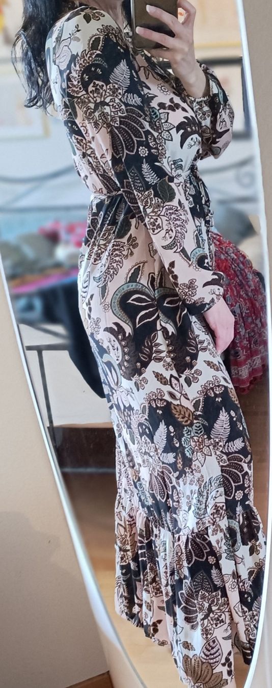 Only Robes: ONLY Kleid, Gr. S, Blumenmuster – D'occasion à Zürich par salsera44