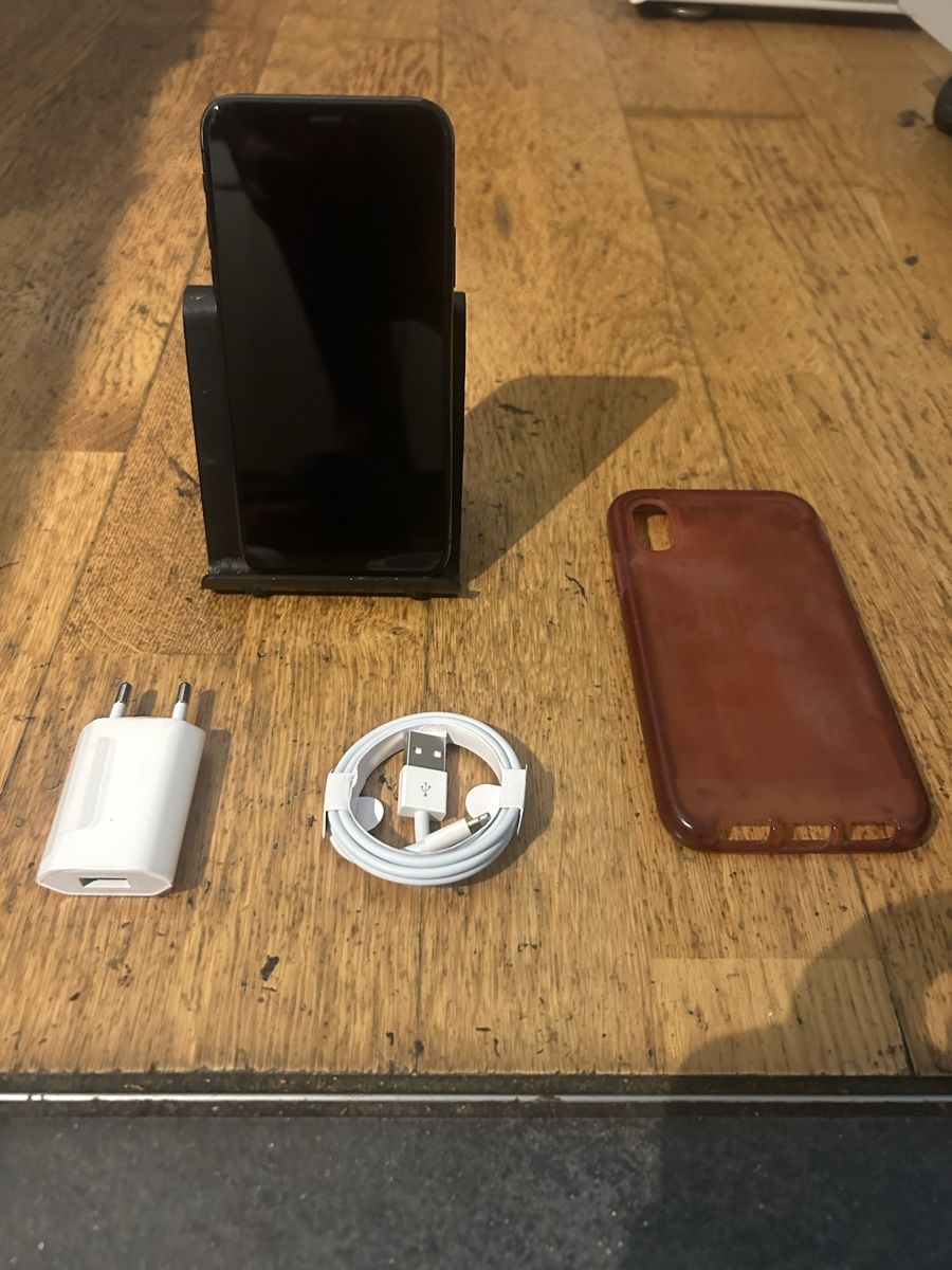 Apple Telefoni cellulari / Smartphones: iPhone X, 256GB, Bon état.  – Usato da Biel/Bienne venduto da Djemel-Boughrassa 1