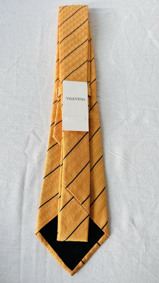 Cravatte: Cravate Valentino jaune/orange à rayures neuve – Nuovo e nell'imballaggio originale da Lausanne venduto da Global.P 1